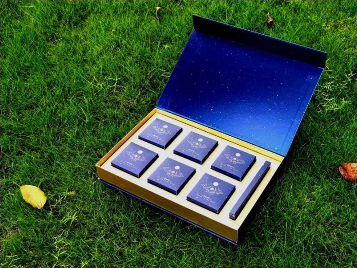 佛嶺聽月月餅禮盒包裝設(shè)計(jì)